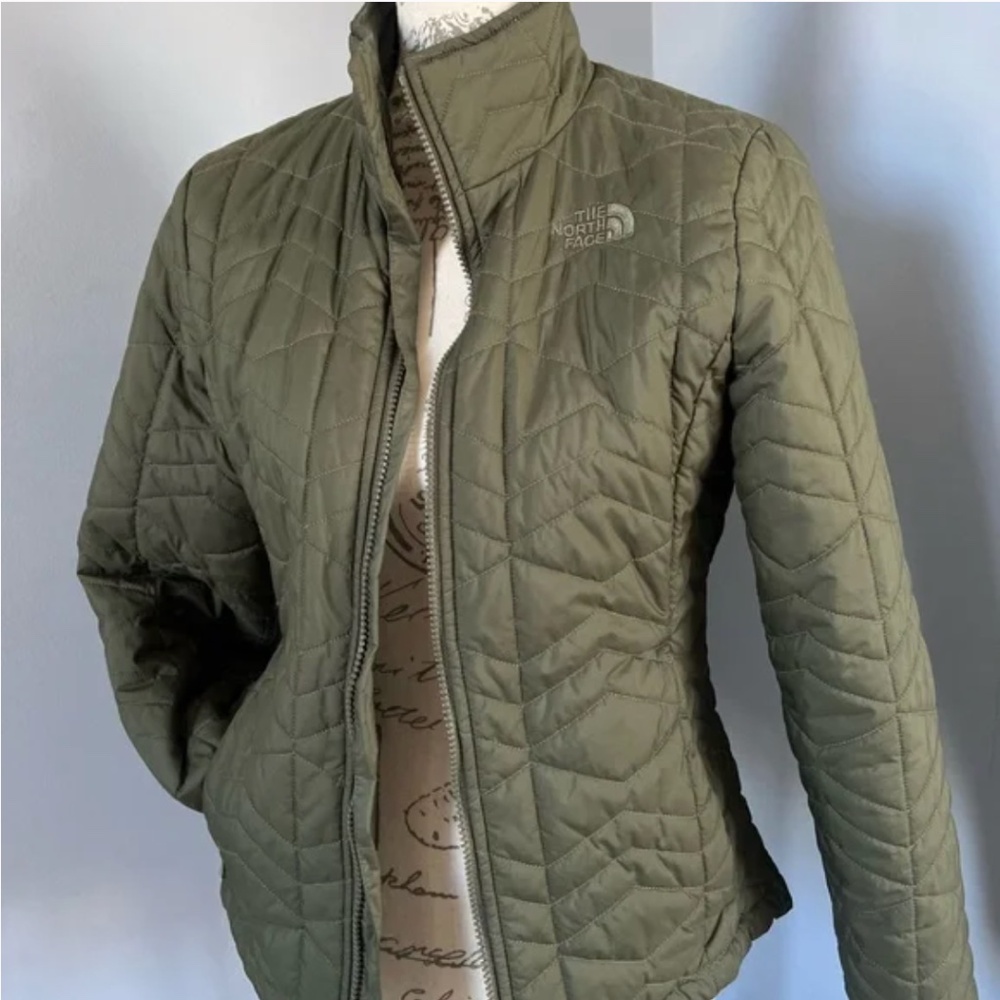 North Face Green Lightweight Puffer Jacket